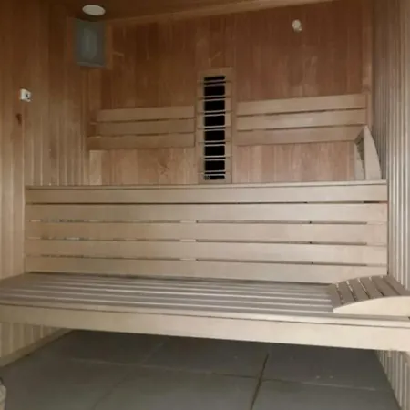 Breeze Studio Beach & Pool