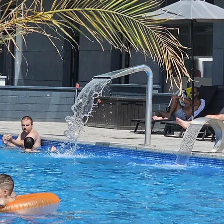 아파트 Breeze Studio Beach & Pool Năvodari