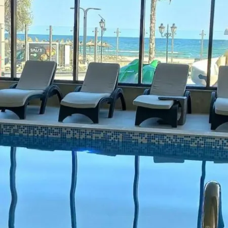 아파트 Breeze Studio Beach & Pool