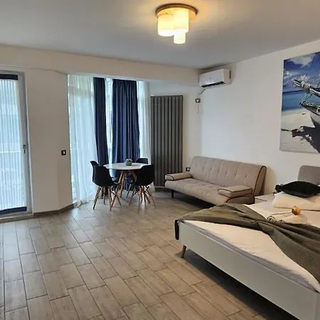 Breeze Studio Beach & Pool 3*