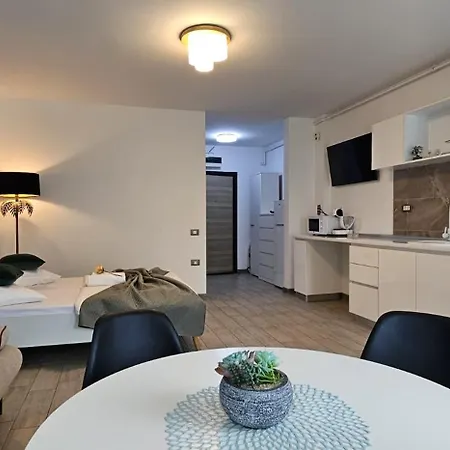 Breeze Studio Beach & Pool 3*