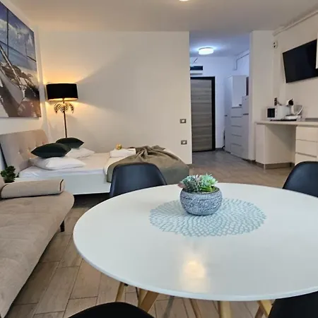Breeze Studio Beach & Pool 3* Năvodari