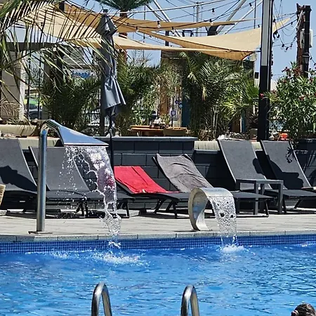 Breeze Studio Beach & Pool 3* Năvodari